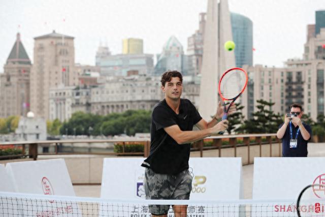 步都牵动着 步都牵动着