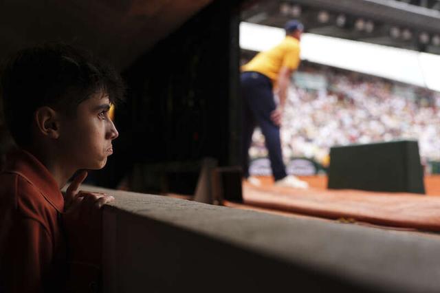 它不仅激励 它不仅激励