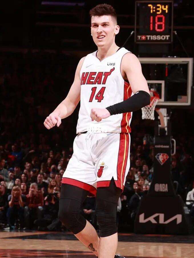 却给所有豪 却给所有豪